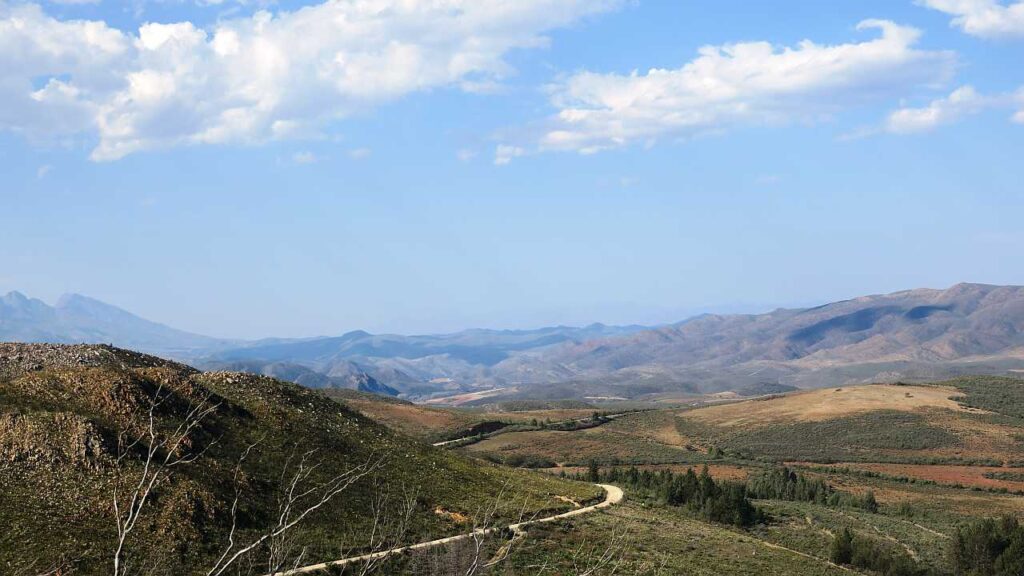 Road between Kruis River Rd and R328