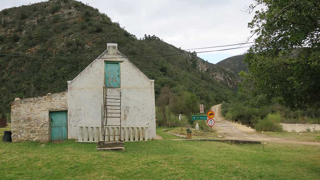 Prince Alfred Pass from De Vlugt in the direction of Uniondale