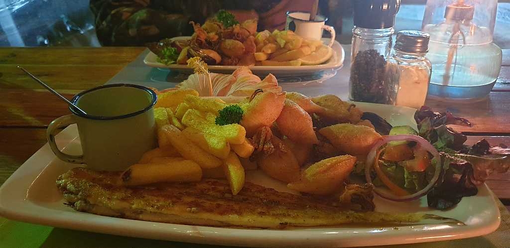 Dinner at Freshline Fisheries